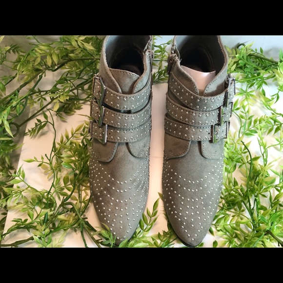 🍂Qupid Gray Buckle Booties - NWOT - Picture 3 of 6